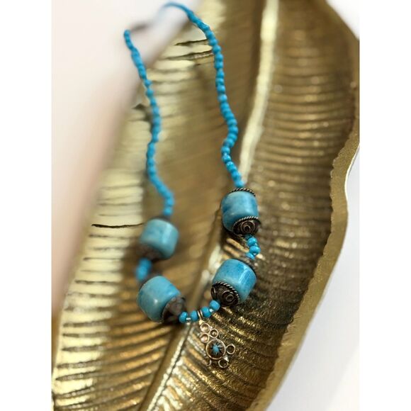 Vintage Dyed Howlite & Glass Silverplated Choker Necklace - Picture 4 of 5